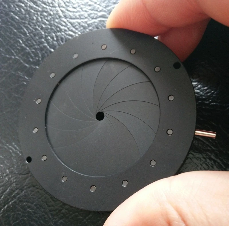 1.5-36mm Blænde Variabel Optisk irisblænden Kamera Laser Kondensator Mikroskop Tilbehør 14 Knive