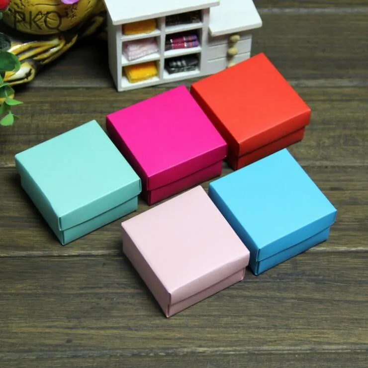 100pcs farve gave indpakning små kasser til bryllup part rød farve gave bryllup max farvet pap kasser