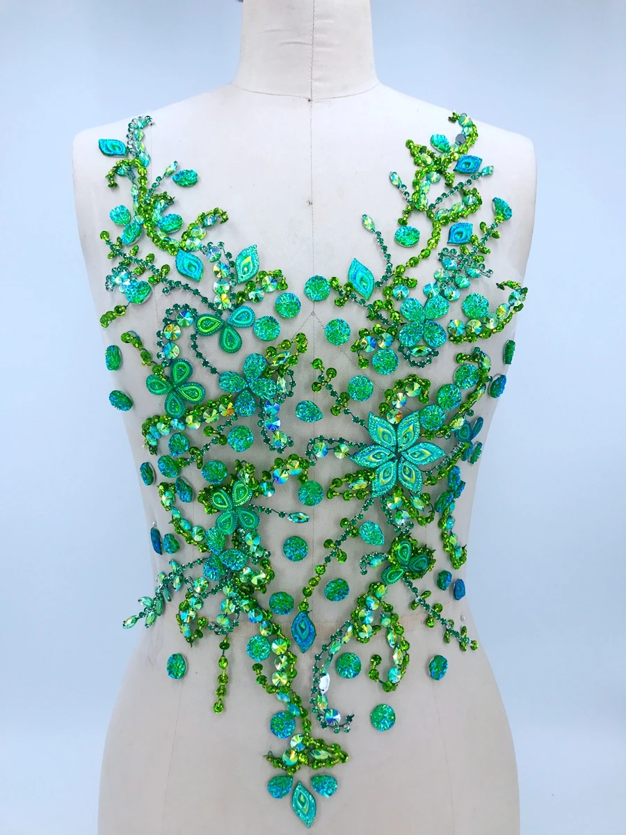 Håndlavet krystal sy lapper på grøn rhinestones applikeret på mesh trim til kjole og bagside