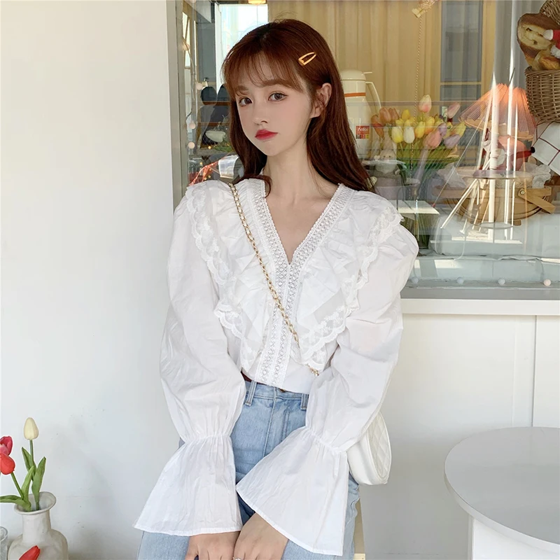 Koreansk Stil 2020 Forår Sommer Ny Sød Bluse Blonder Patchwork V-Hals Design-Shirt Blusas Søde Puff Ærme Løs Studerende Shirt