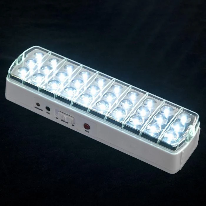 LED nødsituation lampe, 30 LED, 3 W, AC / DC, 220 V, genopladeligt batteri af Bly / Syre -, hvid 4508101 lampe lys