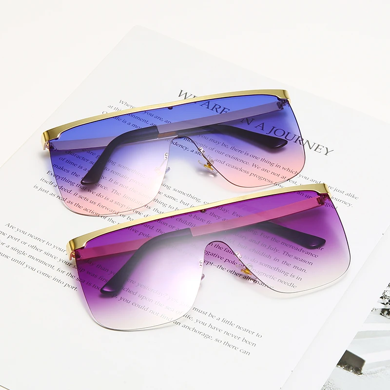 Nye Fashion Square Uindfattede Solbriller Kvinder Metal Overdimensionerede solbriller Luksus Dame Nuancer UV400-Brillerne på, Oculos de sol