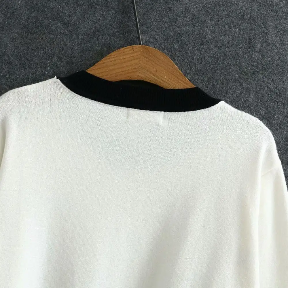 Plus størrelse O neck strikket kvinder løse trøjer 2021 nye efterår og vinter kausale damer solid sort / hvid sweater overdele
