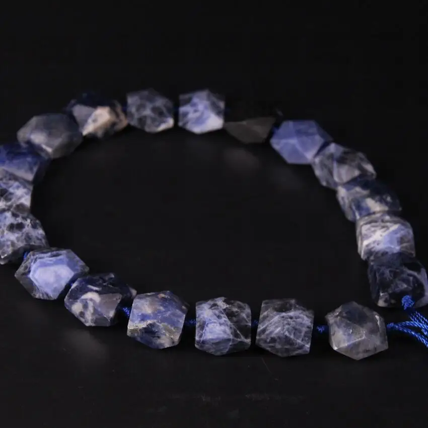 På En Naturlig Blå Sodalite Facetteret Firkantet Plade Nugget Løse Perler,Klippe Sten Perler Mekanisk Skive Vedhæng Smykker Engros