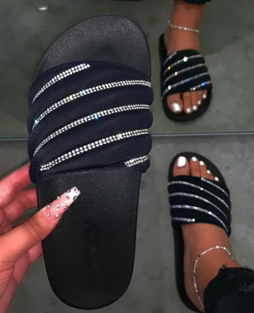 Sommeren nye 2020 kvinder rhinestone candy farve sandaler udendørs vilde strand tøfler gummi, non-slip holdbar flip flop stribe MS